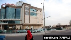 Торговый центр Samarqand Darvoza в Ташкенте.