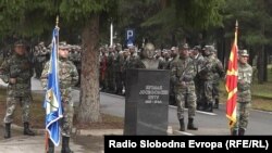 Војници во касарната во Тетово