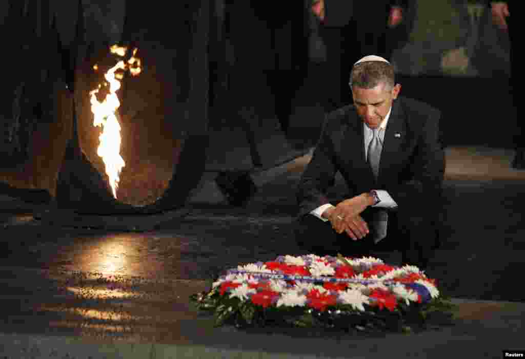 Američki predsjednik Barack Obama položio je vijenac u Memorijalnom centru za žrtve i heroje holokausta, Jad Vašem u Jeruzalemu, 22. mart 2013. Foto: REUTERS / Jason Reed