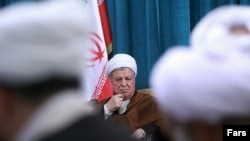  اکبر هاشمی رفسنجانی می‌گوید که خود می‌دانسته «نباید» نامزد انتخابات می‌شده، اما «دعوت مراجع تقلید» و جوانان باعث چنین تصمیمی شد