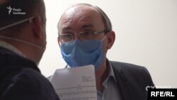 Згодом начальник управління майном ВРП почав цитувати журналістам внутрішній розпорядок