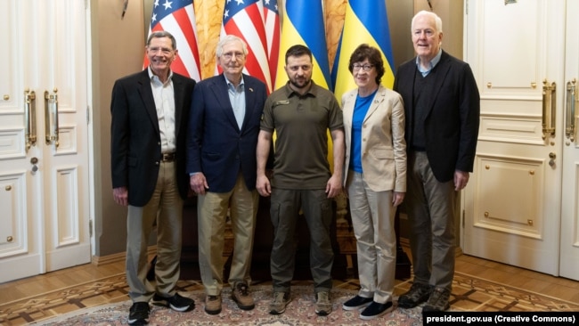Control Of U.S. - Members of a delegation of the upper house of U.S. Congress led by the leader of the Republican minority in the Senate, Mitch McConnell (second left), visited Kyiv to meet with Ukrainian President Volodymyr Zelenskiy on May 14.