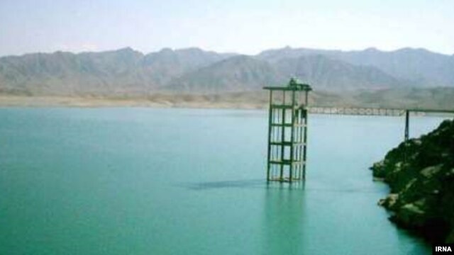 » هامون بار دیگر رنگ آب را به یاد می‌آورد