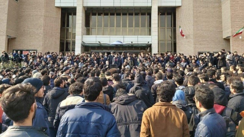 حمله به دانشگاه شریف؛ «دو مقام ارشد امنیتی قبول کوتاهی و عذرخواهی کردند»