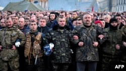 Antivladini demonstranti odaju počast ubijenima na kijevskom Trgu nezavisnosti