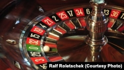 Згідно з задумом, під час входу в азартну гру користувача перевірятимуть через реєстр осіб, яким обмежено доступ до азартних ігор, а також реєстр військовослужбовців