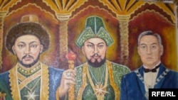 Назарбаев на этой картине изображен в одной компании с казахскими ханами Абулхаиром и Аблайханом. 