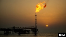 ირანის უძველესი ნავთობმომპოვებელი პლატფორმა სპარსეთის ყურეში. ბეჰრეგანზარის ნავთობსაბადო, 2015 წ. 