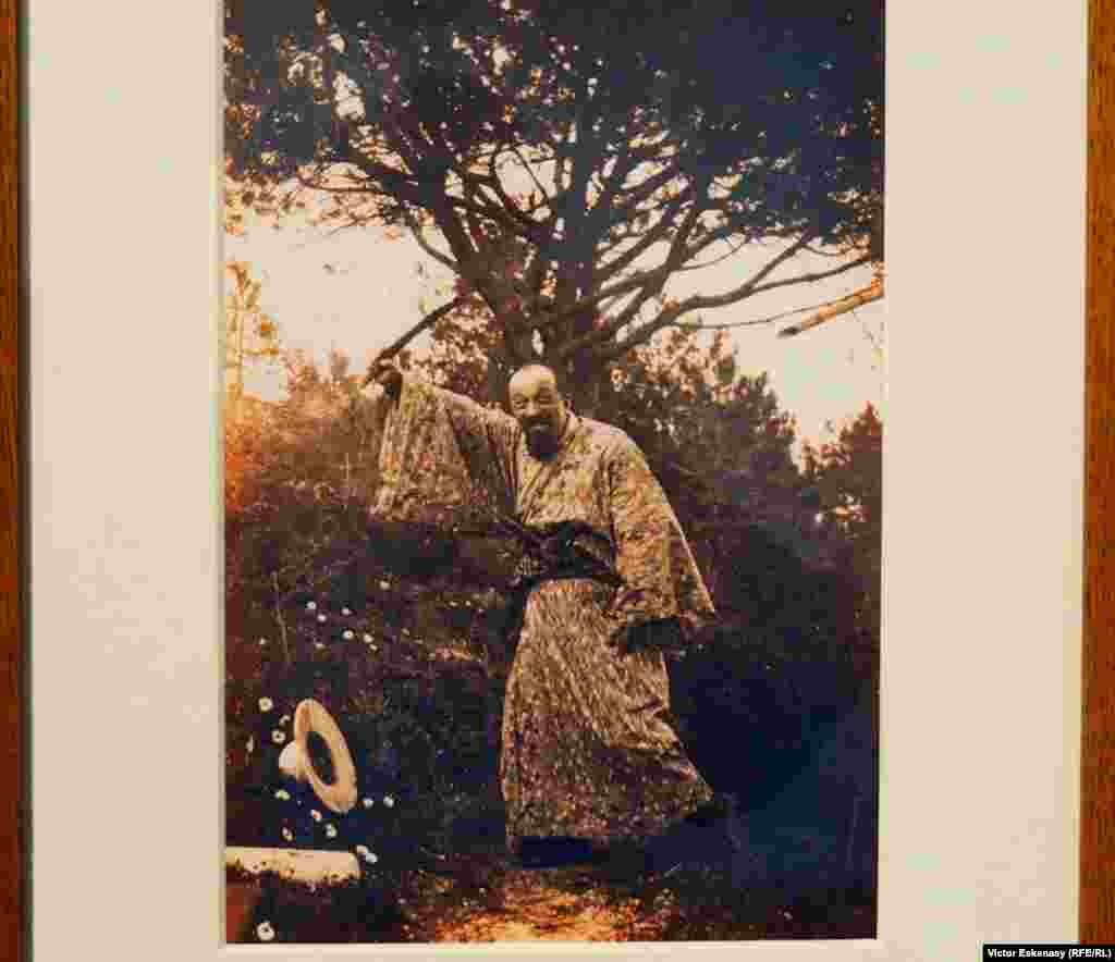 Paul Signac în costum de samourai.