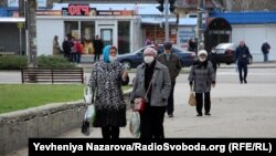 За словами міського голови, при цьому в транспорті можна перебувати «виключно в масці чи респіраторі»