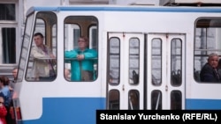 Пассажиры трамвая (архивное фото)