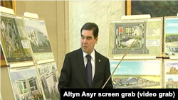 Türkmenistanyň prezidenti Gurbanguly Berdimuhamedow gurluşyk taslamalary bilen tanyşýar, iýun, 2018-nji ýyl, Türkmen TW-den alnan surat