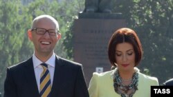 Премьер-министр Украины Арсений Яценюк к женой Терезией.