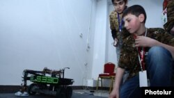 Armenia - Schoolchildren take part in a robotics contest in Yerevan, 16 April 2016.