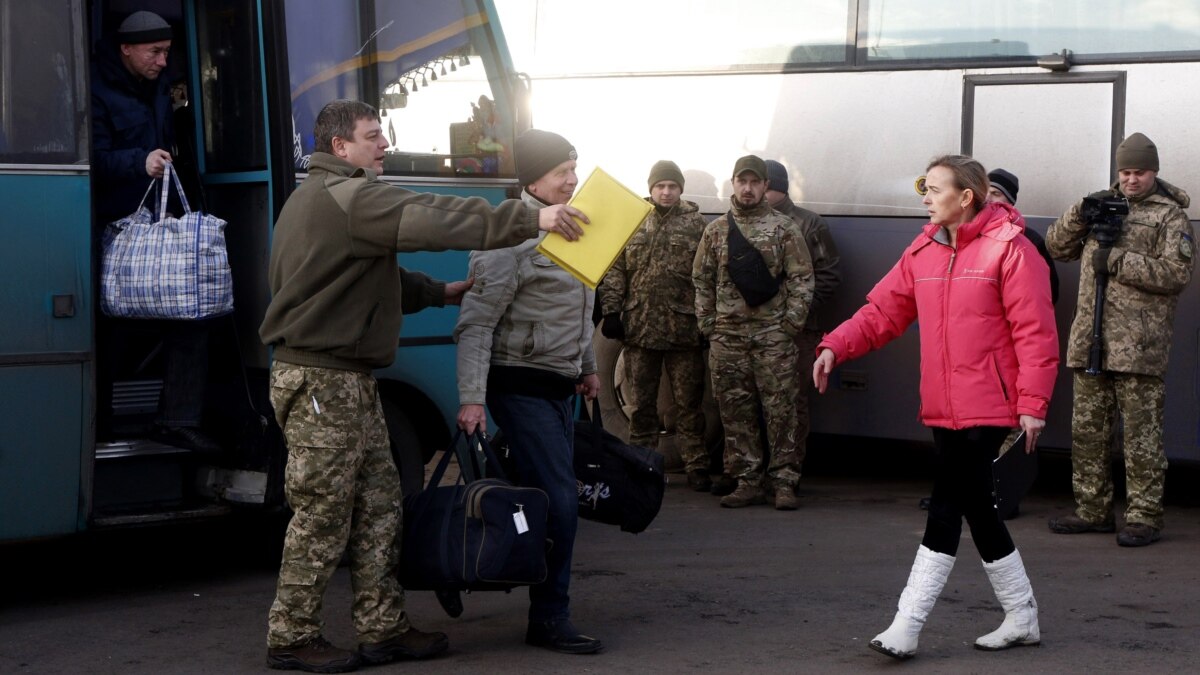 Когда будет обмен пленными в 2025 году. Обмен пленными. Фото обмена военнопленными.