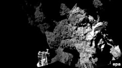 Спускаемый модуль "Фила" на поверхности кометы 67P. 