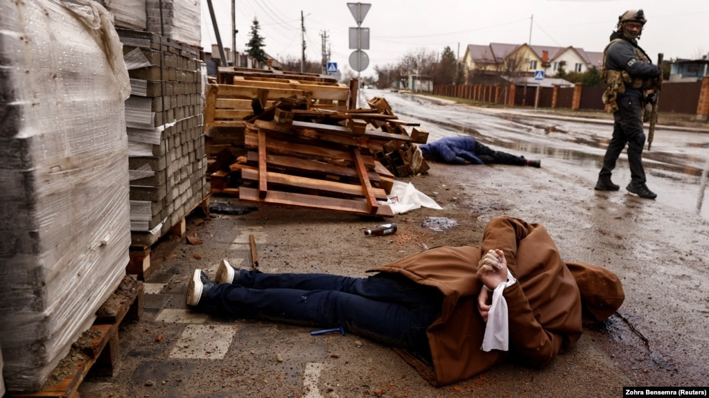 Росія заперечила відповідальність своїх військ за загибель мирних жителів у місті Буча і заявила, що Україна влаштувала постановку для західних засобів інформації