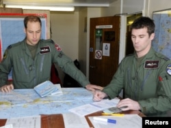 Принц Уильям на Фолклендских островах готовится к первому патрульному вылету. 4 февраля 2012 года