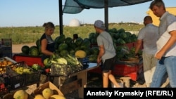 Продажа продукции с фермерского хозяйства в Сакском районе Крыма. Архивное фото