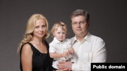 Олена та Олександр Вілкули разом з донькою Марією у 2010 році