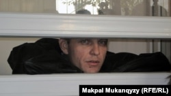 Гражданин Кыргызстана Александр Паленый на скамье подсудимых. Алматы, 26 октября 2010 года.
