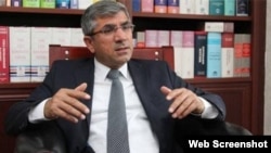 Kurdish lawyer Tahir Elci was reportedly shot fatally in the head while speaking to reporters. (file photo)