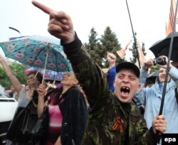 Проросійська акція в Луганську під час так званої «русской весны», 12 травня 2014 року