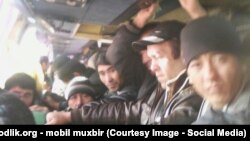 Узбекские гастарбайтеры возвращаются из России на родину.