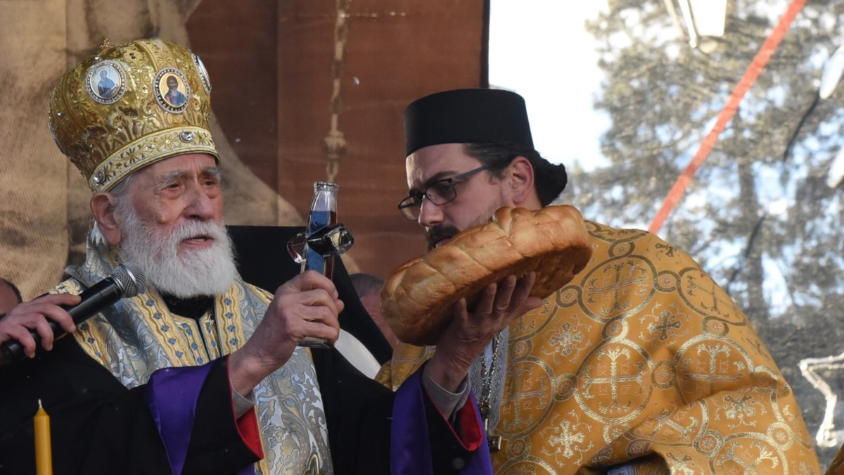 Srpska Pravoslavna Crkva U Crnoj Gori Ja A Crnogorska Se Dijeli