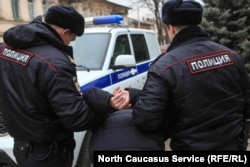 Российская полиция проводит задержание. Иллюстративное фото