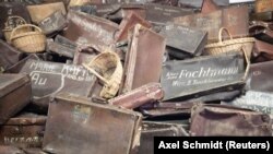Valize ale prizonierilor de la Auschwitz