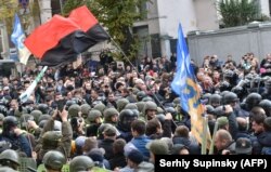 Столкновения манифестантов с полицией перед Верховной Радой. 17 октября