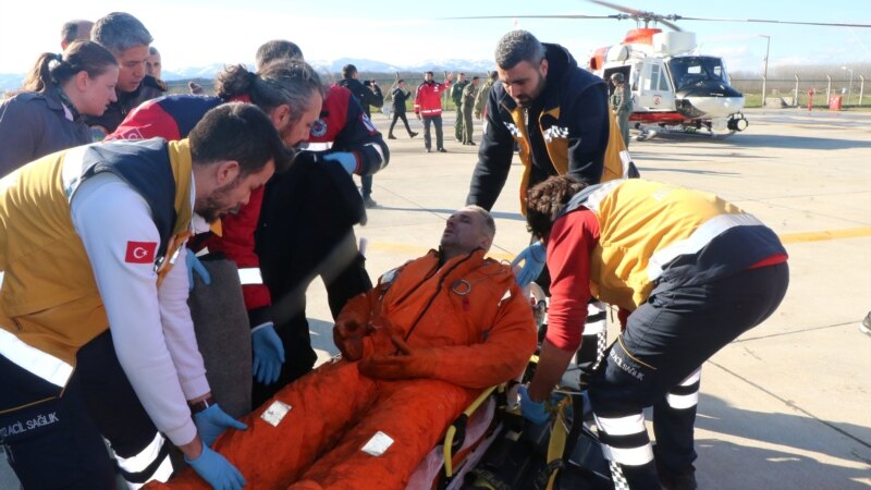 Двајца загинати, по четворица се трага од потонатиот брод кај Турција
