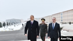  Президентът на Азербайджан Илхам Алиев и тогавашният водач Васиф Талибов в Нахичеван през януари 2017 година 