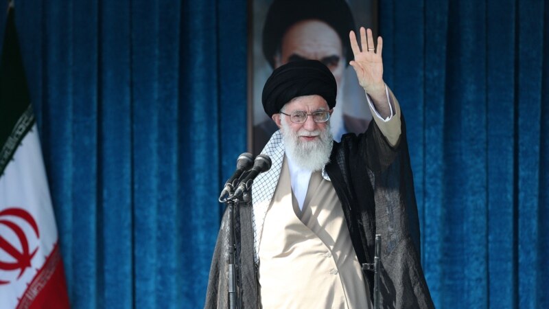 Хаменеи повика на поддршка на владата на Рохани во борбата против санкциите 