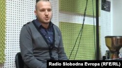 Inicijatori ideje benda 'Divanhana' bila je grupa studenata Muzičke akademije u Sarajevu: Neven Tunjić