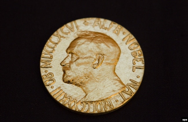 Нобелевская медаль, заочно врученная китайскому диссиденту Лю Сяобо