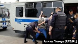 Задержания на митинге в поддержку журналиста Ивана Голунова. Москва, 12 июня 2019 года