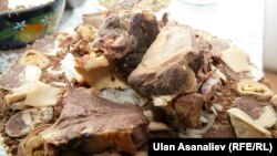 Кыргызское национальное блюдо "Бешбармак"