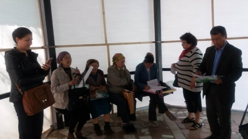 Узбекистан: женщин, решивших пожаловаться Мирзияеву, арестовали на 10 суток