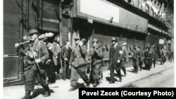 Солдаты Русской освободительной армии в Праге. Май 1945 года
