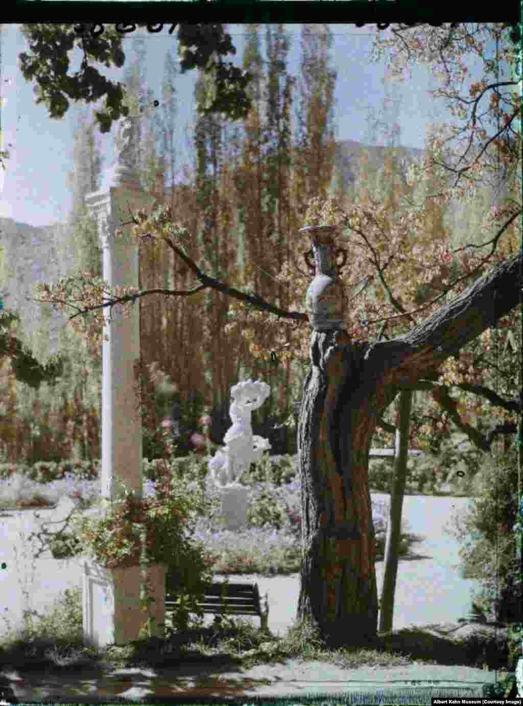 Spring in the Paghman gardens. In 1992, a former resident who had lost his family and home after eight years of war returned to Paghman, telling a reporter: “It was once so beautiful and now it is all gone.”