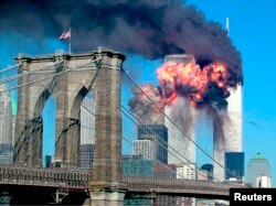 Svjetski trgovinski centar u plamenu 11. septembra 2001.