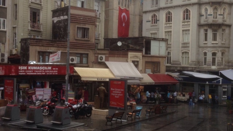 Türkiýede ençeme türkmenistanly hilegär watandaşynyň aldawyna düşendigini aýdýar