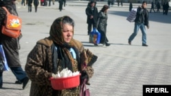 Azərbaycan aylıq gəliri 75 manatdan az olan insanlar yoxsul hesab olunur