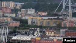 Италија: урнатиот мост Моранди во градот Џенова. 14.08.2018