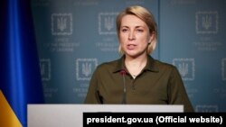 Orfanii au fost „furați din Ucraina” și dați în adopție în Rusia, a scris vicepremierul ucrainean Irina Vereșciuk pe Telegram.