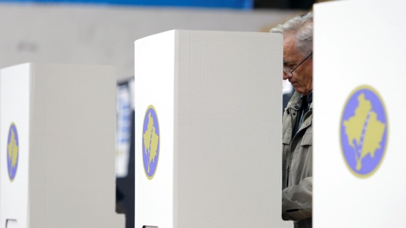 Votimi i serbëve të Kosovës, nën presion