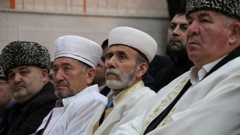Meclisni deñiştirmek ıntıluvı: yarımadada Qırım musulmanlarınıñ Rusiye Qurultayı ne maqsadnen keçirildi