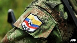 Нашивка на рукаве бойца FARC